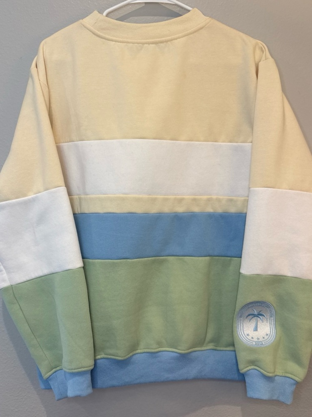 Limited White Fox Boutique Colorblock Crewneck Sweatshirt in Cream, Blue & Green - Picture 2 of 4